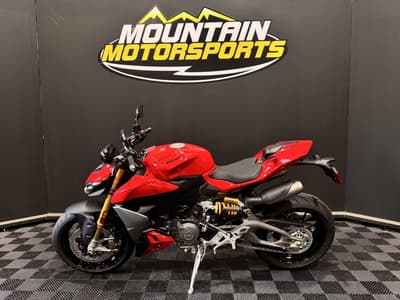 BOATZON | Ducati Streetfighter V2 S Ducati Red 2026