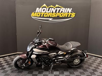 BOATZON | Ducati XDiavel V4 Black Lava 2026