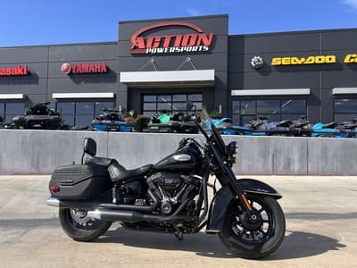 BOATZON | Harley-Davidson® FLHCS  Heritage Classic 2023