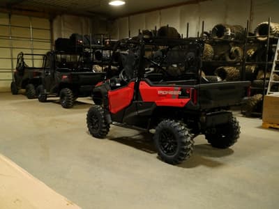 BOATZON | Honda Pioneer 1000 Deluxe 2025