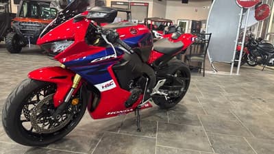 BOATZON | Honda® CBR1000RRR 2024