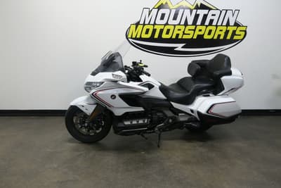 BOATZON | Honda® Gold Wing Tour Automatic DCT Candy Ardent RedBlack 2020 BOATZON | Honda® Gold Wing Tour Automatic DCT Candy Ardent RedBlack 2020