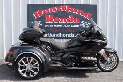 BOATZON | Honda® Gold Wing Tour Automatic DCT CSC ENCORE DCT TRIKE 2026