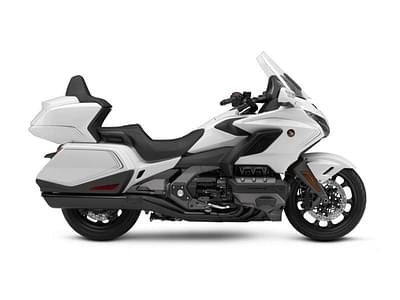 BOATZON | Honda® Gold Wing Tour Automatic DCT Pearl Glare White 2020
