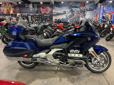 BOATZON | Honda® Gold Wing Tour Darkness Black Metallic 2019
