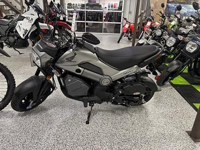 BOATZON | Honda® Navi Arctic Silver Metallic 2025