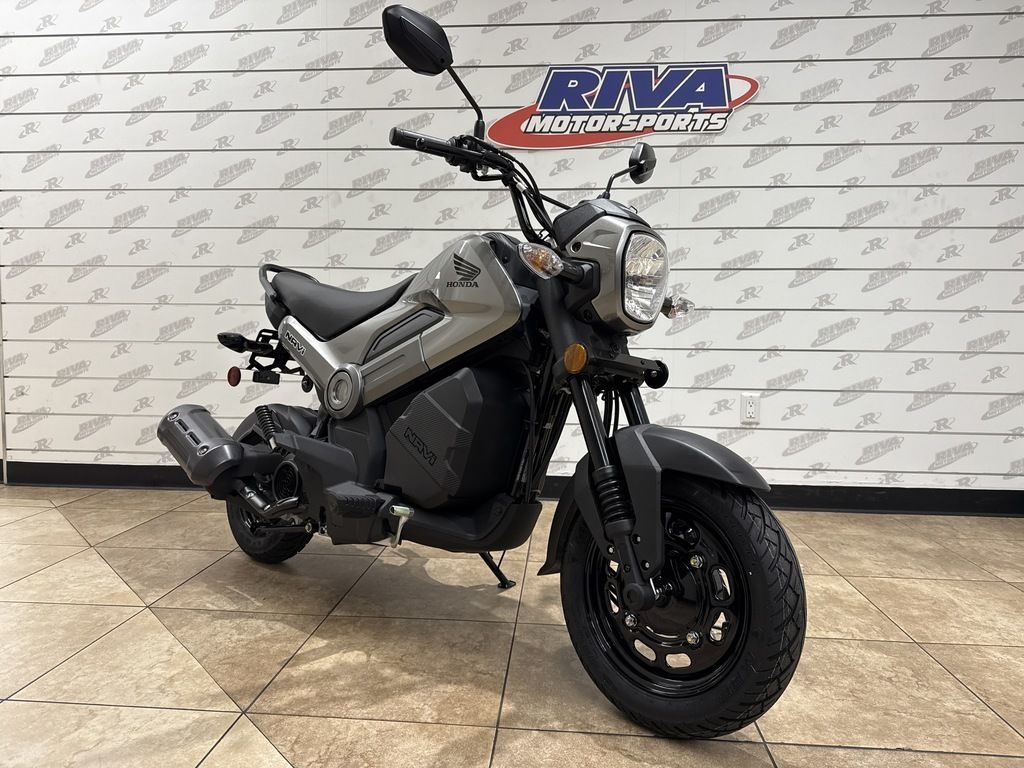 2025 Honda® Navi Arctic Silver Metallic - Sold Boat