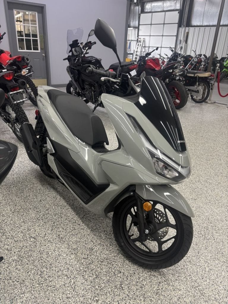honda-r-pcx-2025-lake-villa-