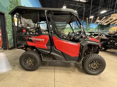 BOATZON | Honda® Pioneer 10005 Deluxe 2023