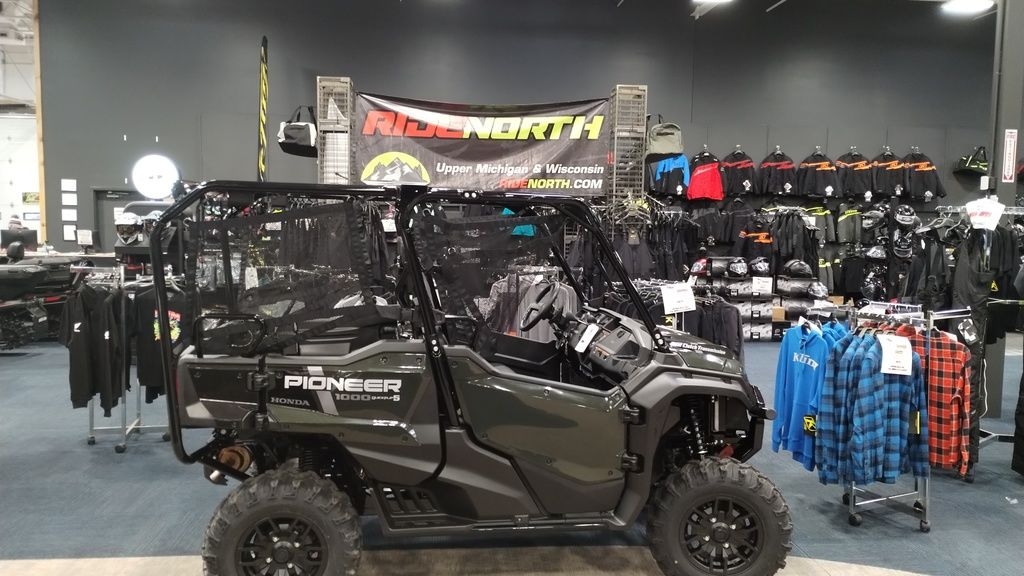 2025 Honda® Pioneer 10005 Deluxe - Sold Boat