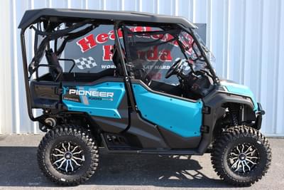 BOATZON | Honda® Pioneer 10005 Deluxe 2025