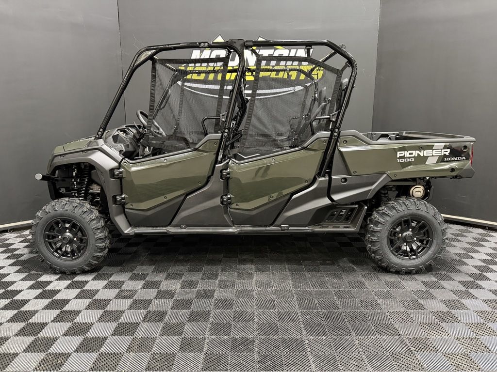 2025 Honda® Pioneer 10006 Deluxe Crew - Sold Boat