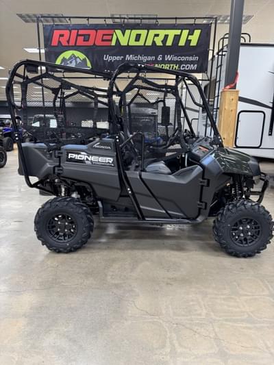 BOATZON | Honda® Pioneer 7004 Deluxe 2025