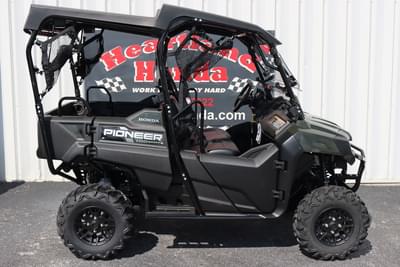 BOATZON | Honda® Pioneer 7004 Deluxe 2025