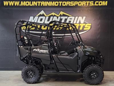 BOATZON | Honda® Pioneer 7004 Deluxe 2026