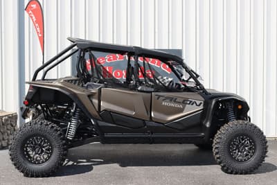 BOATZON | Honda® Talon 1000R4 FOX Live Valve 2026