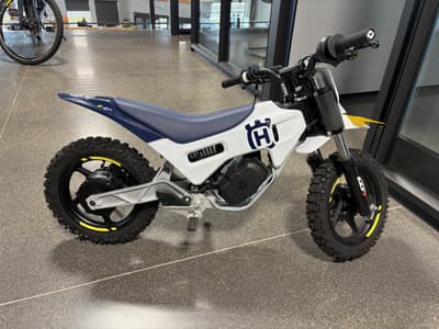 BOATZON | Husqvarna Motorcycles EE 2 2025 BOATZON | Husqvarna Motorcycles EE 2 2025