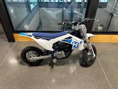 BOATZON | Husqvarna Motorcycles EE 3 2024