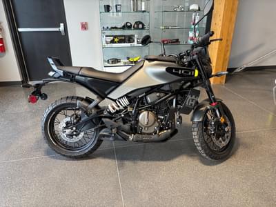 BOATZON | Husqvarna Motorcycles Svartpilen 401 2024