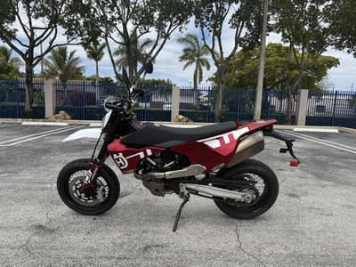 BOATZON | Husqvarna® 701 Supermoto 2023