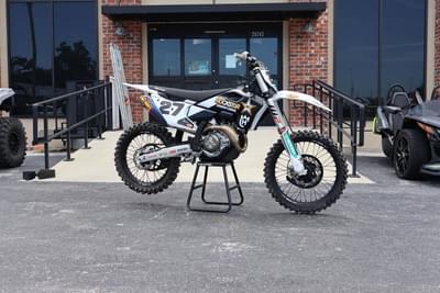 BOATZON | Husqvarna® FC 450 ROCKSTAR 2023