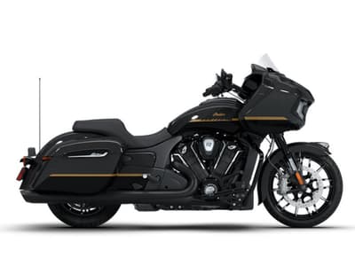 BOATZON | Indian Motorcycle® Challenger Dark Horse 112 wPowerBand Audio Black Crystal wBlack Metalli 2026