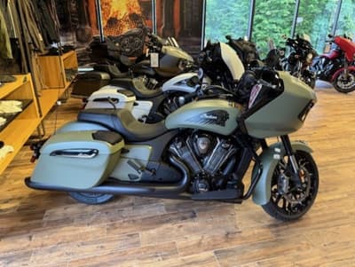 BOATZON | Indian Motorcycle® CHALLENGER DARK HORSE POWERBAND 2025