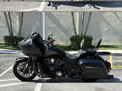BOATZON | Indian Motorcycle® Challenger Dark Horse Thunder Black Smoke 2020