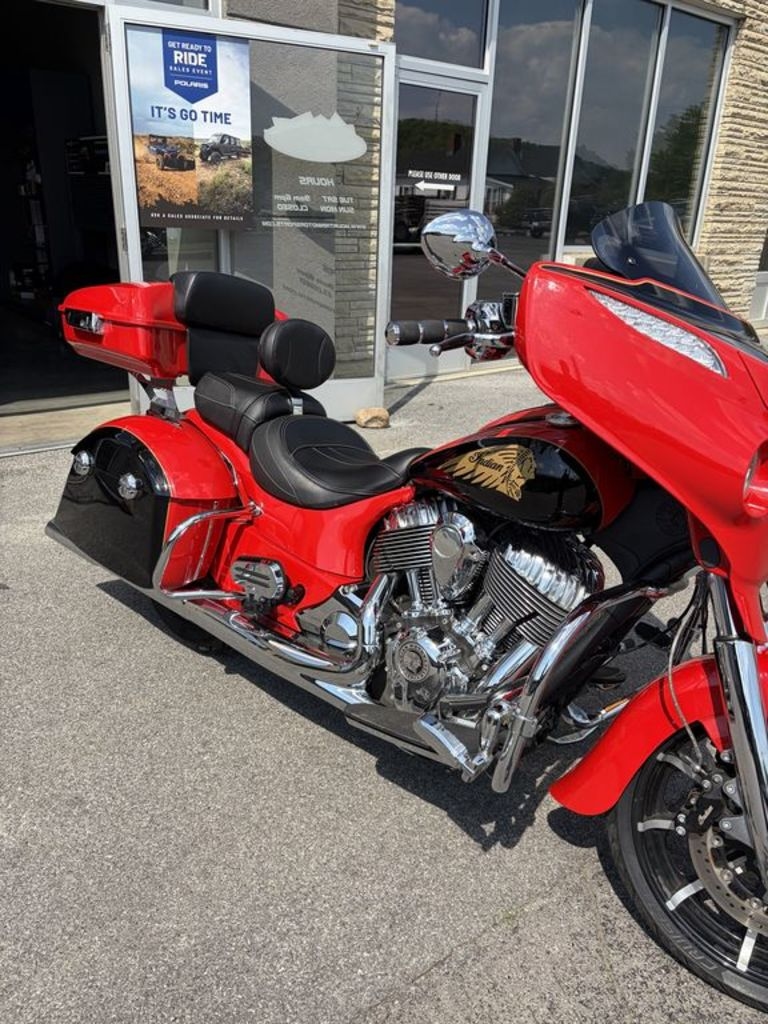 2017 Indian Motorcycle® Chieftain Limited Wildfire Red over Thunder Black - Sold Boat