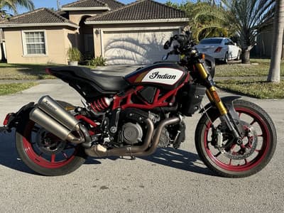 BOATZON | Indian Motorcycle® FTR Championship Edition Carbon Fiber with Racing Graphics 2022 BOATZON | Indian Motorcycle® FTR Championship Edition Carbon Fiber with Racing Graphics 2022