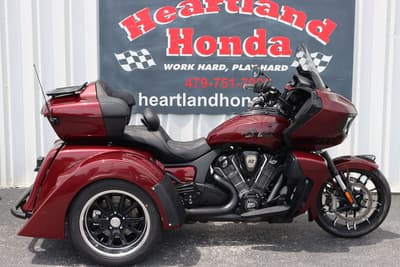 BOATZON | Indian Motorcycle® Pursuit Dark Horse 112 w PowerBand Audio Maroon Metallic 2026