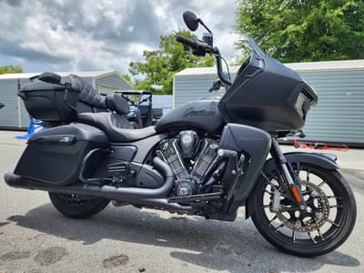BOATZON | Indian Motorcycle® Pursuit Dark Horse with Premium Package Black Smoke 2023