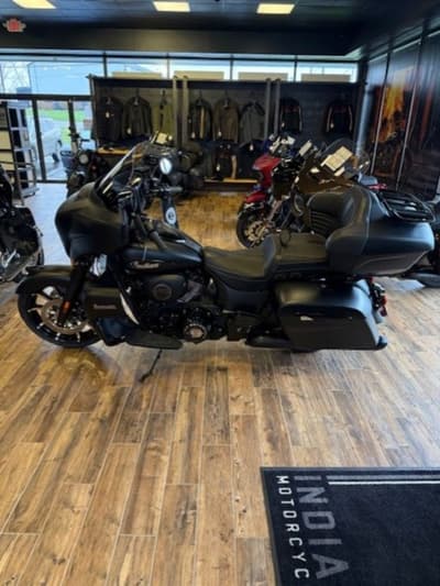 BOATZON | Indian Motorcycle® Roadmaster Dark Horse Black Smoke 2025
