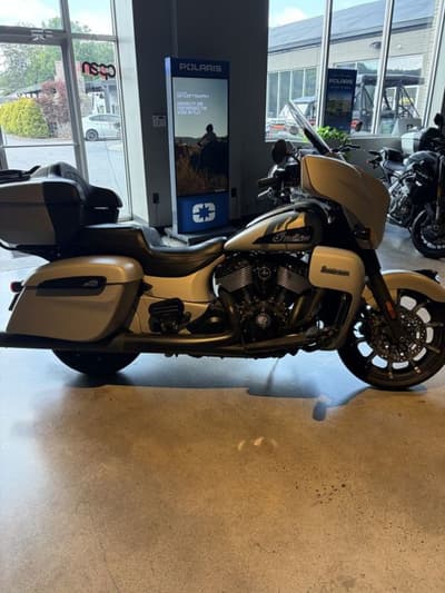 BOATZON | Indian Motorcycle® Roadmaster Dark Horse Silver Quartz Smoke 2023