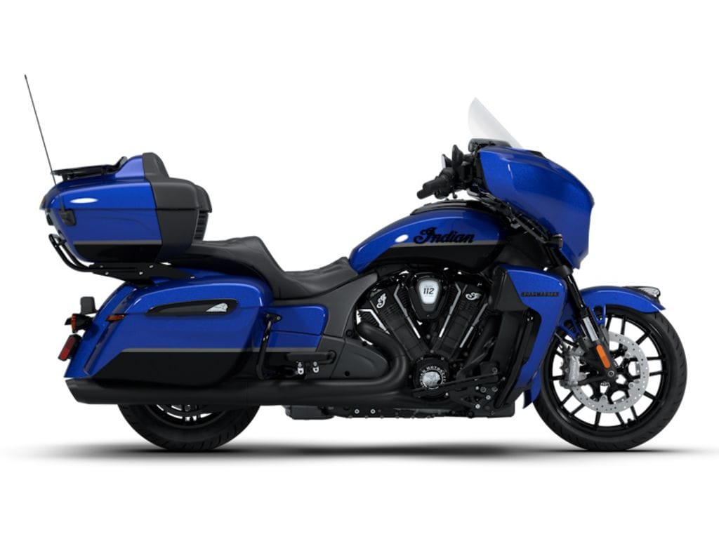 New Indian Motorcycle® Pursuit Dark Horse 112 w PowerBand Audio
