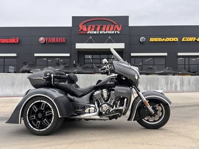 BOATZON | Indian Motorcycle® Roadmaster Steel Gray and Thunder Black 2016