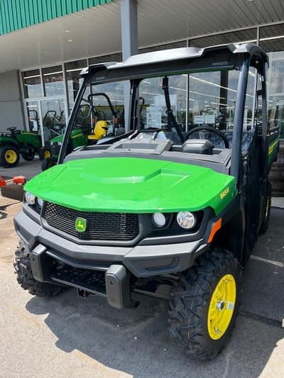 BOATZON | John Deere GATOR XUV 845M Model Open Station w Poly Roof 2026