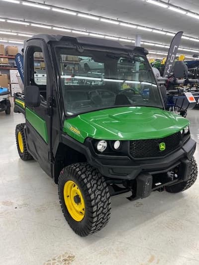 BOATZON | John Deere Gator XUV835M HVAC Cab 2023