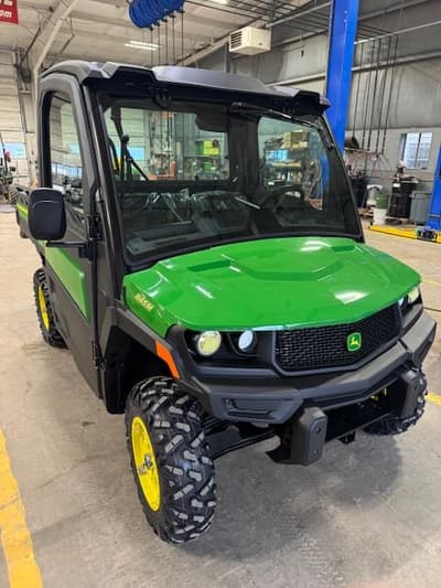 BOATZON | John Deere XUV845M HVAC Cab 2026