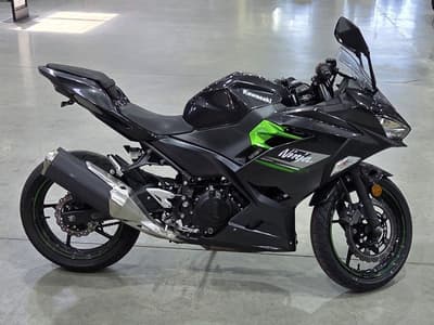 BOATZON | Kawasaki Ninja 400 Matrix Camo GrayMetallic Matte Carbon Gray 2023