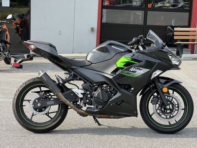 BOATZON | Kawasaki Ninja 400 Matrix Camo GrayMetallic Matte Carbon Gray 2023