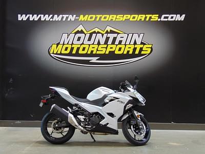 BOATZON | Kawasaki Ninja 400 Pearl Blizzard White 2020
