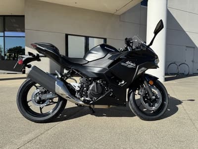 BOATZON | Kawasaki Ninja 500 ABS Metallic Flat Spark Black 2026