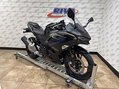 BOATZON | Kawasaki Ninja 500 ABS Metallic Flat Spark BlackMetallic Spark Black 2025