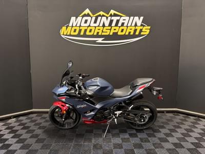 BOATZON | Kawasaki Ninja 500 ABS Metallic Matte Twilight Blue 2026