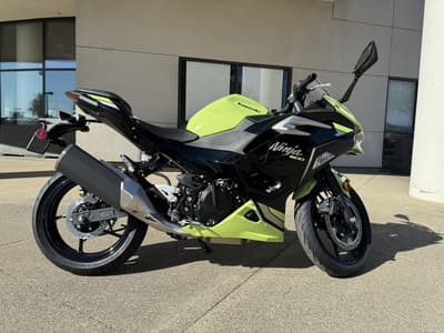 BOATZON | Kawasaki Ninja 500 ABS Metallic Yellowish GreenEbony 2026 BOATZON | Kawasaki Ninja 500 ABS Metallic Yellowish GreenEbony 2026