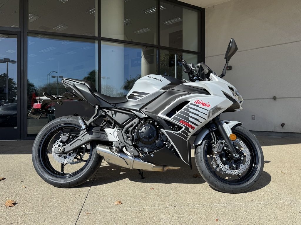 2026 Kawasaki Ninja 650 ABS - Sold Boat