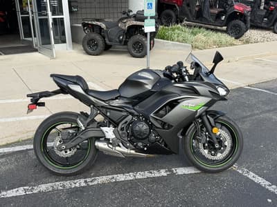BOATZON | Kawasaki Ninja 650 ABS Metallic Matte Dark GrayMetallic Spark Black 2024 BOATZON | Kawasaki Ninja 650 ABS Metallic Matte Dark GrayMetallic Spark Black 2024