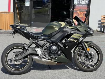 BOATZON | Kawasaki Ninja 650 Metallic Covert GreenMetallic Spark Black 2024