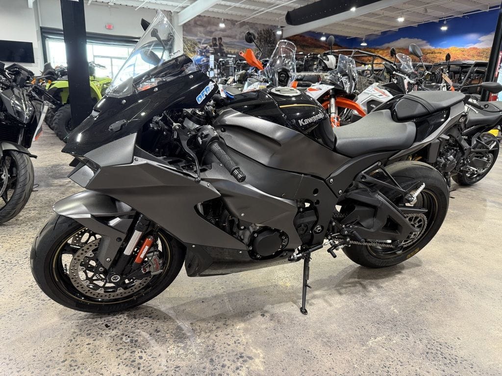 Used Kawasaki Ninja ZX10R 2023 for sale in Gadsden, Alabama